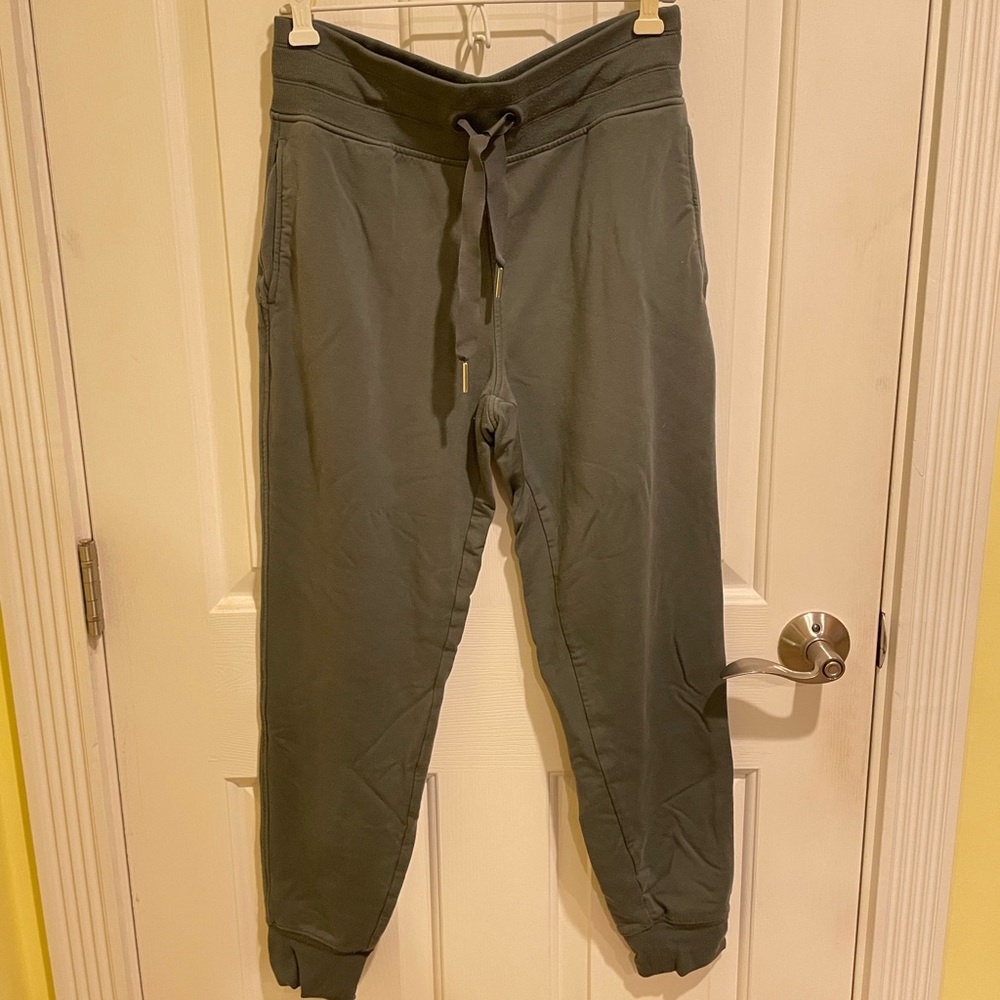 Athleta army green Balance jogger